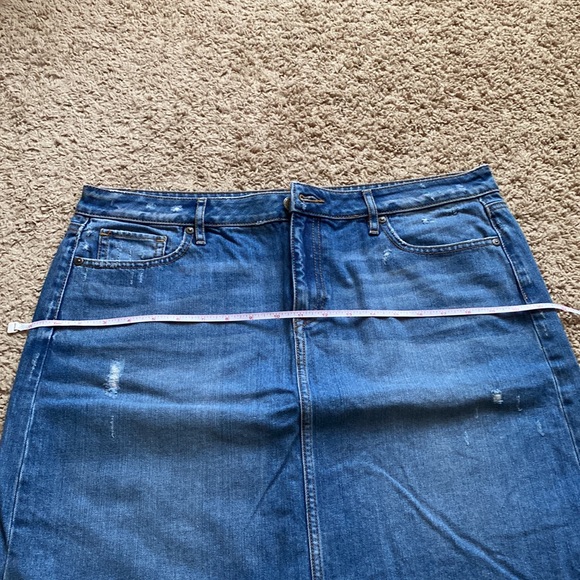 Destructed Loft Denim Skirt - Picture 7 of 7